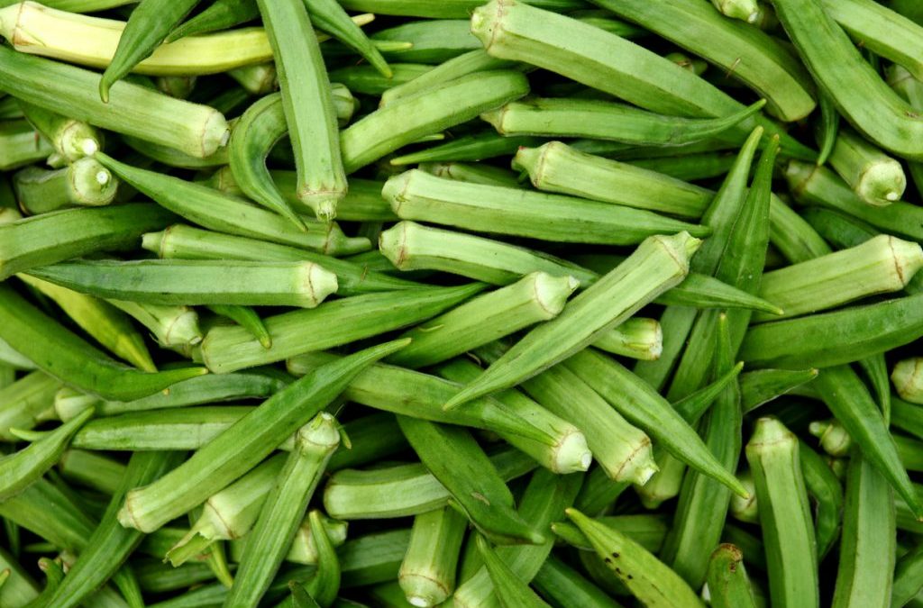 Você sabe refogar o quiabo sem que ele fique com a baba do legume?